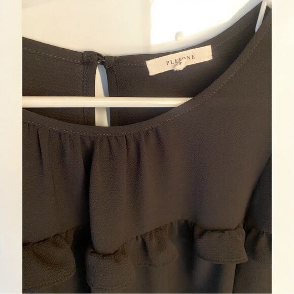 Pleione Black Ruffled Women's Top. Size a medium. NWOT - Picture 2 of 4